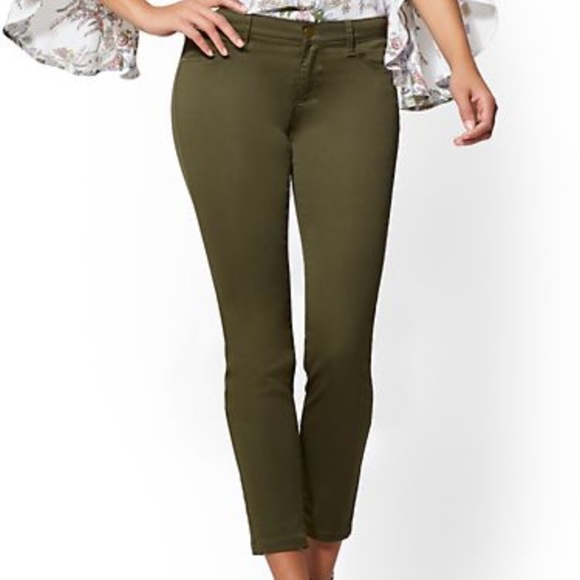 Pants - 💢new💢 woodland green pants